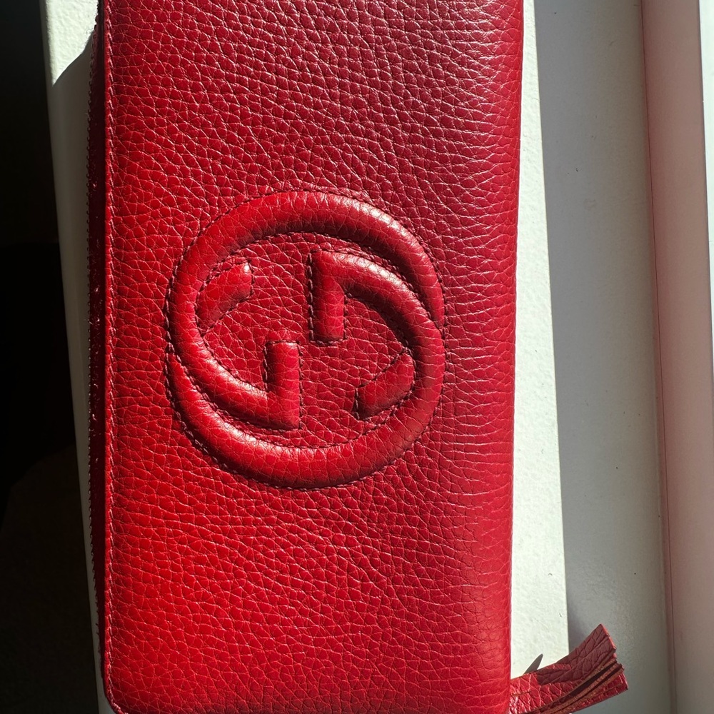 GUCCI Soho Leather Women's Red Long Zip Wallet 
100% authentic - Picture 3 of 9